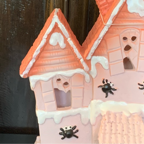 Pink Haunted Gingerbread House Light Up Halloween Decor - Ghost Spiders Eyeballs - Picture 4 of 16